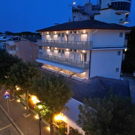伯纳酒店 酒店