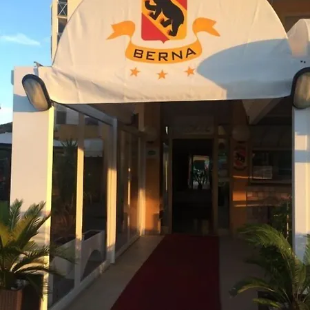 伯纳酒店