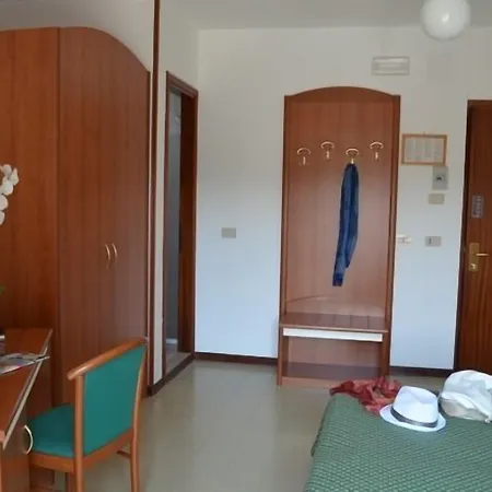 Hotel Berna 3*